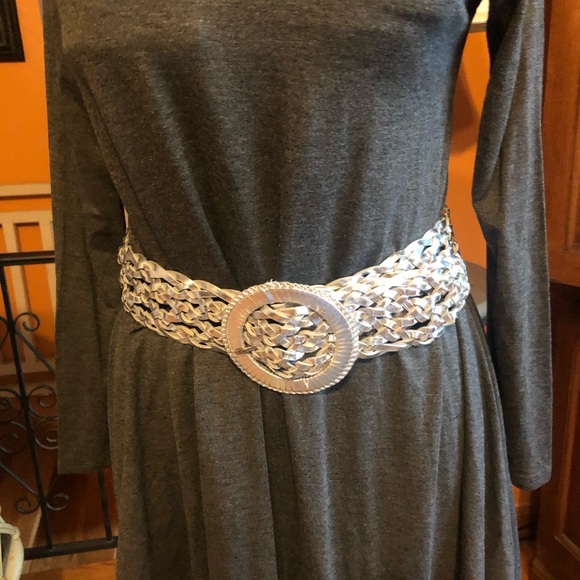 White House/Black Market women’s silver belt M - Picture 1 of 3